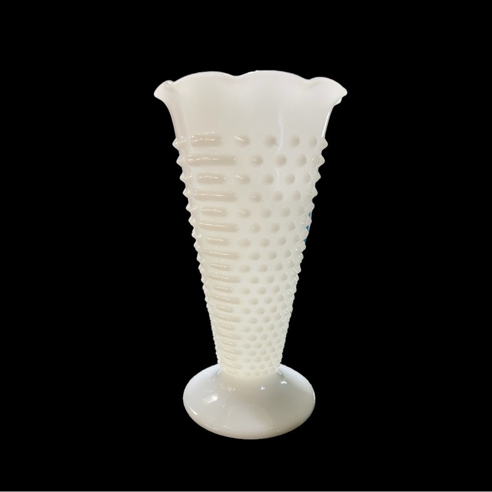 VINTAGE, ANCHOR HOCKING,WHITE, MILK GLASS VASE WITH HOBNAIL DESIGN & FLUTED RIM.